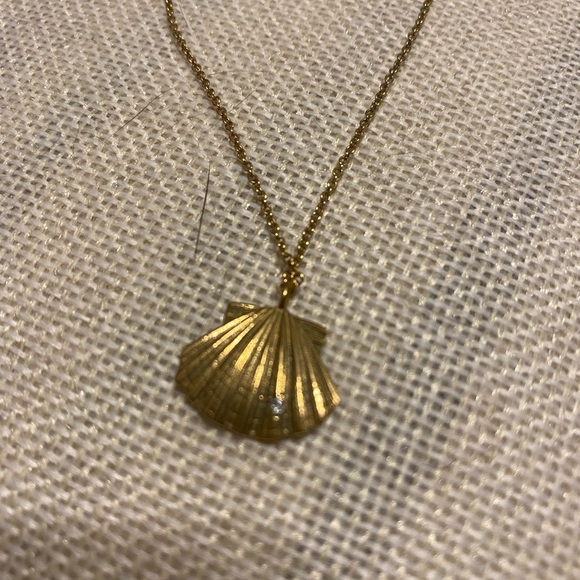 Seashell Earrings and Necklace - Picture 4 of 5